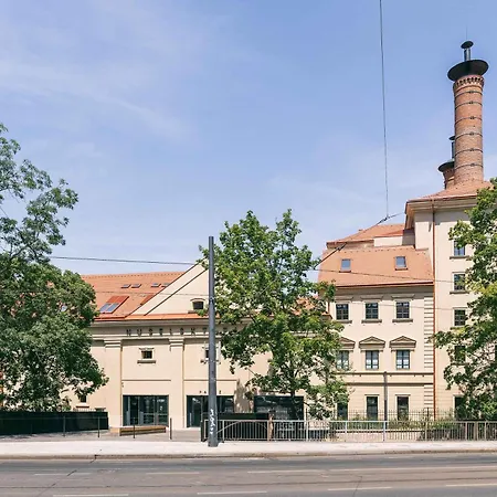 Design With Patio - Nusle Brewery Διαμέρισμα