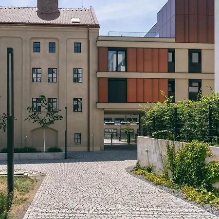 Design With Patio - Nusle Brewery Διαμέρισμα *