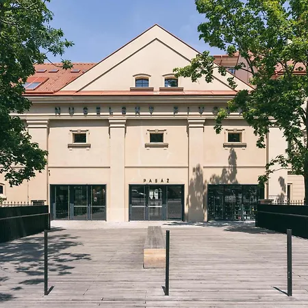 Design With Patio - Nusle Brewery Διαμέρισμα Πράγα
